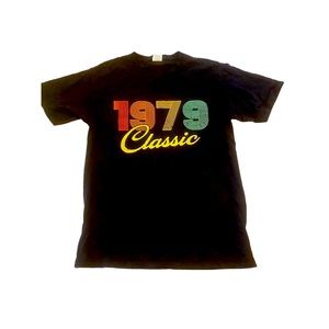 1979 Classic T-Shirt Port & Company (M) 100% Cotton